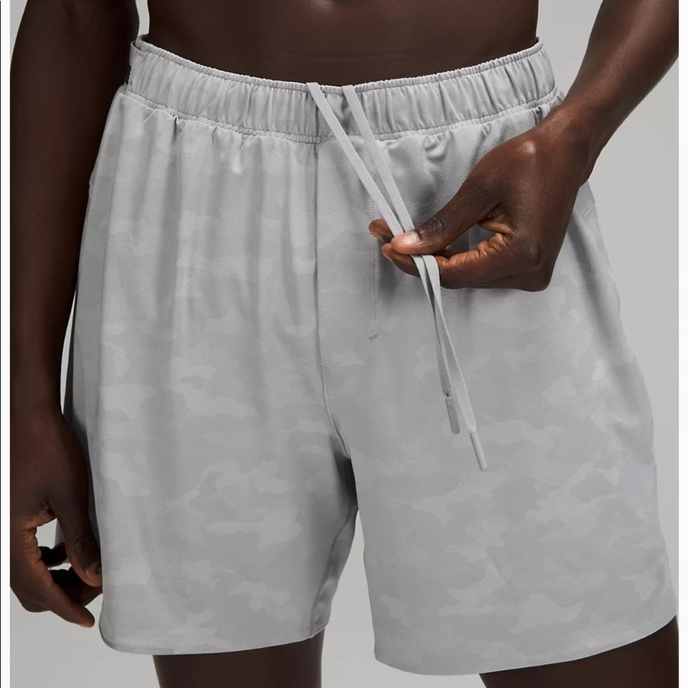 Lululemon Men’s surge short 6 lined
